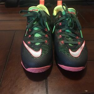 Nike Lennon XII Low shoes